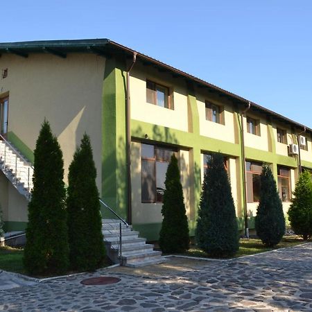 Motel Mesterul Manole คูร์ตา เด อาร์เจช ภายนอก รูปภาพ