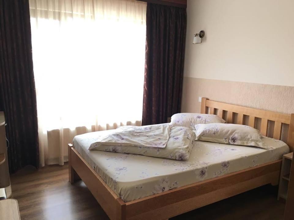 Motel Mesterul Manole คูร์ตา เด อาร์เจช ภายนอก รูปภาพ