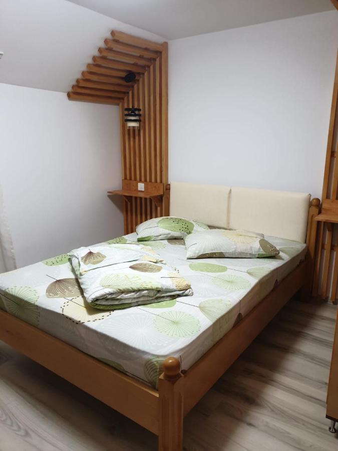 Motel Mesterul Manole คูร์ตา เด อาร์เจช ภายนอก รูปภาพ